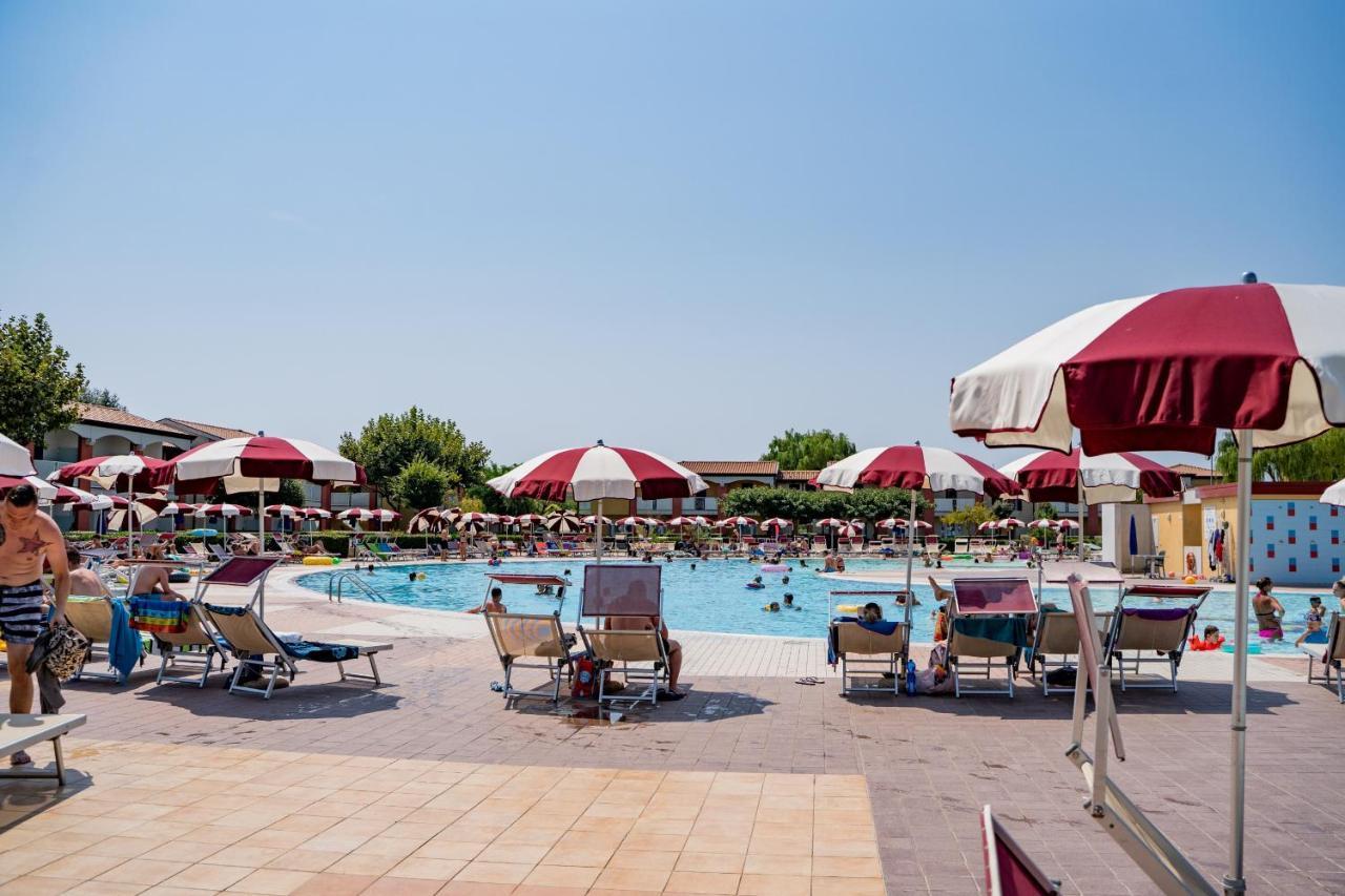 Pini Village Lido Altanea Каорле Экстерьер фото