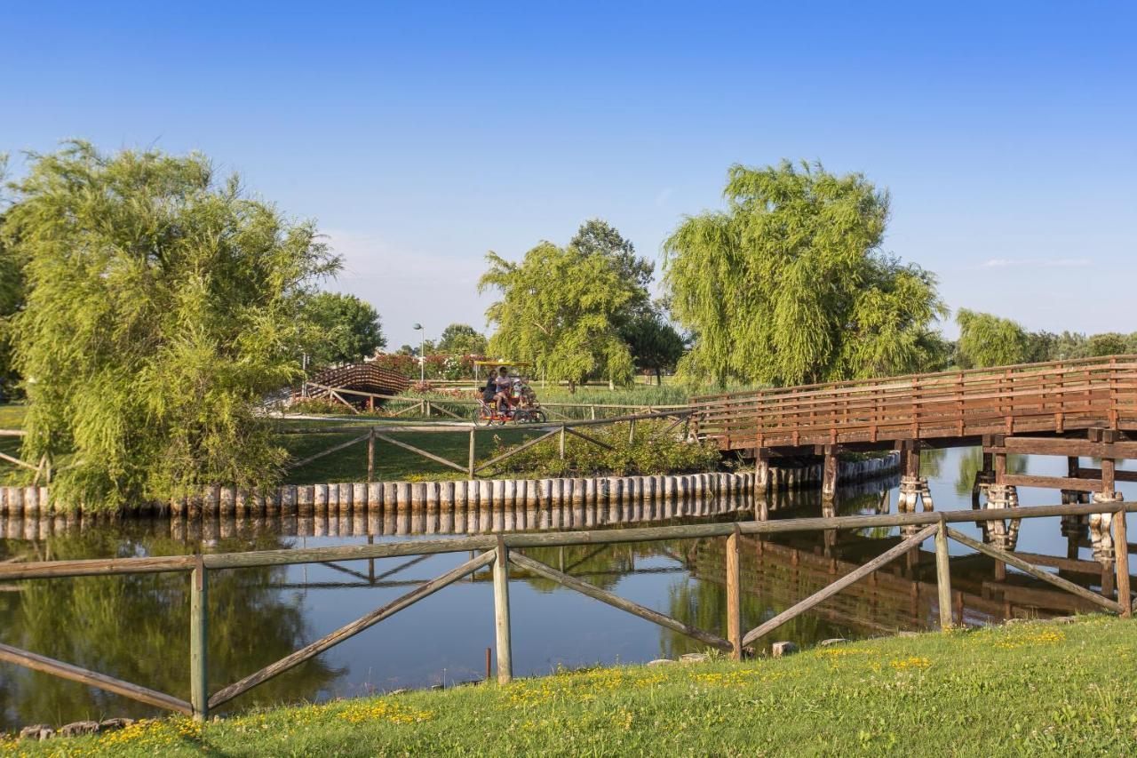 Pini Village Lido Altanea Каорле Экстерьер фото