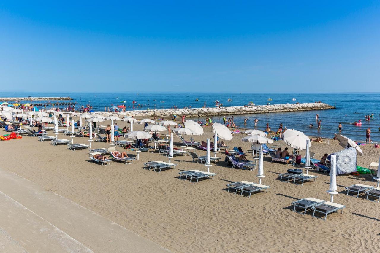 Pini Village Lido Altanea Каорле Экстерьер фото