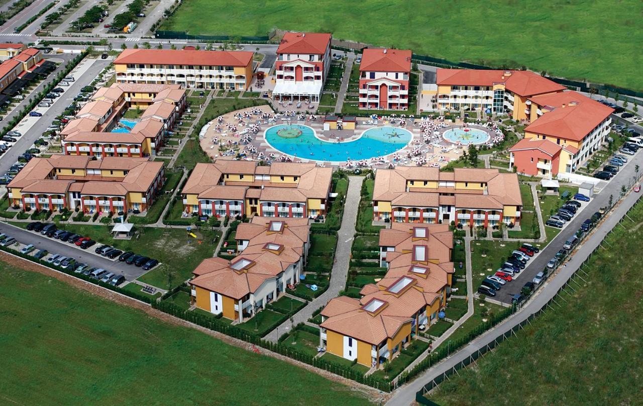 Pini Village Lido Altanea Каорле Экстерьер фото